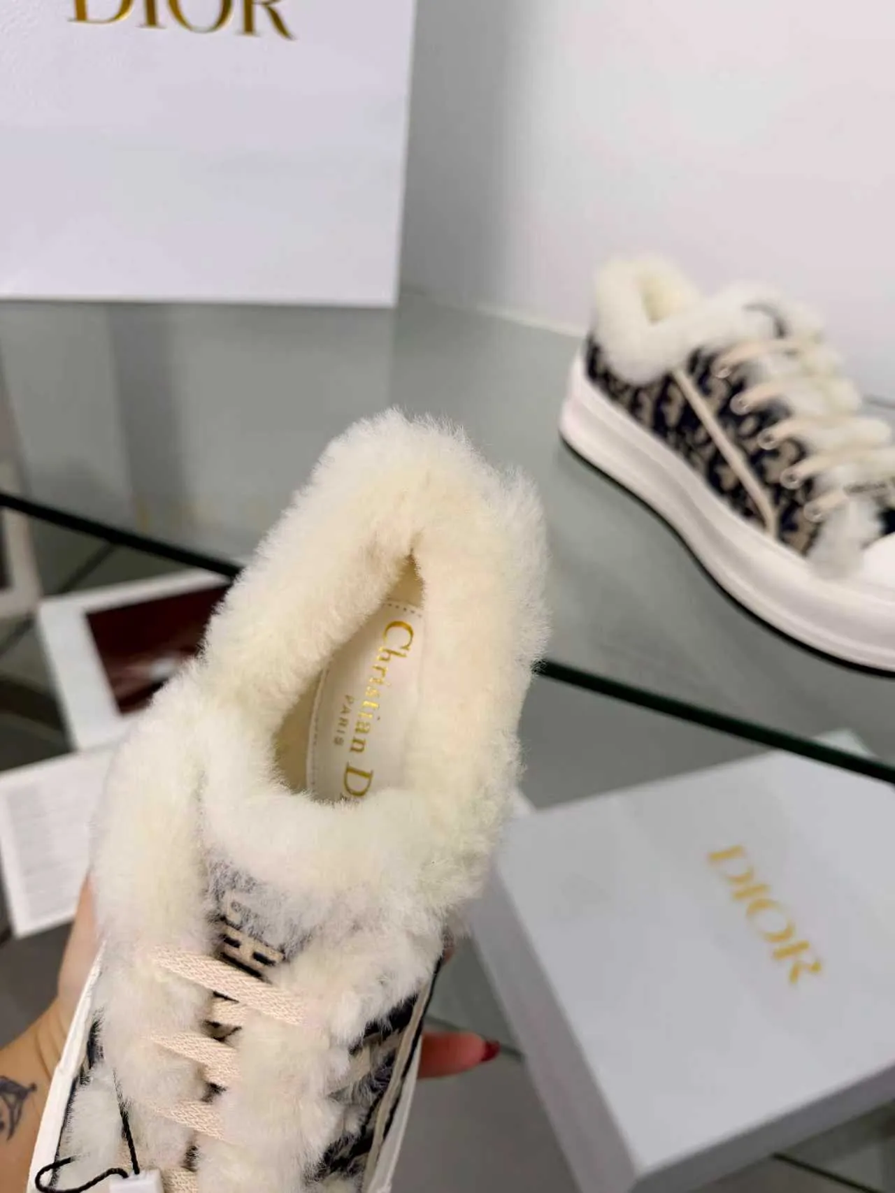 Men's men's shoes pP540! 𝐃𝐈𝐎𝐑 𝐖𝐚𝐥𝐤'𝐧 Dior Presbyopia Embroidery Wool Thick Sole Canvas Shoes Casual Sneakers (Half Flop) These Walk'n'Dior thick sole sneakers are a fashionable piece that elevates the collection. Oblique printed cotton embroidered upper with comfortable platform sole, tongue and Christian Dior Paris signature laces. Bottom thickness 4.5CM Size: Women's 35-41